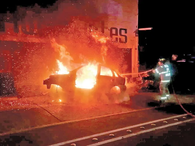 Tras detención de integrantes del CDS, incendian 13 vehículos en Aguascalientes