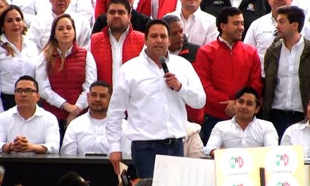 Javier Díaz se registra como candidato a la alcaldía de Saltillo por el PRI