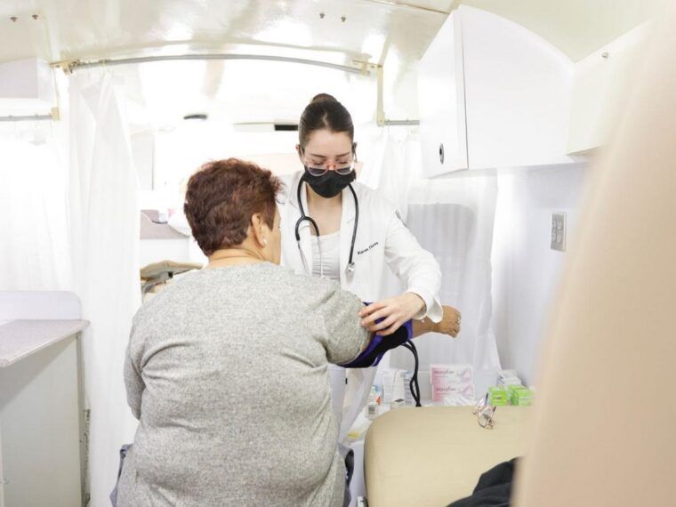 Acude módulo de atención médica gratuita a la colonia Misión Cerritos