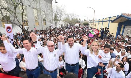 Miles apoyan registros de precandidatos del PRI en Coahuila