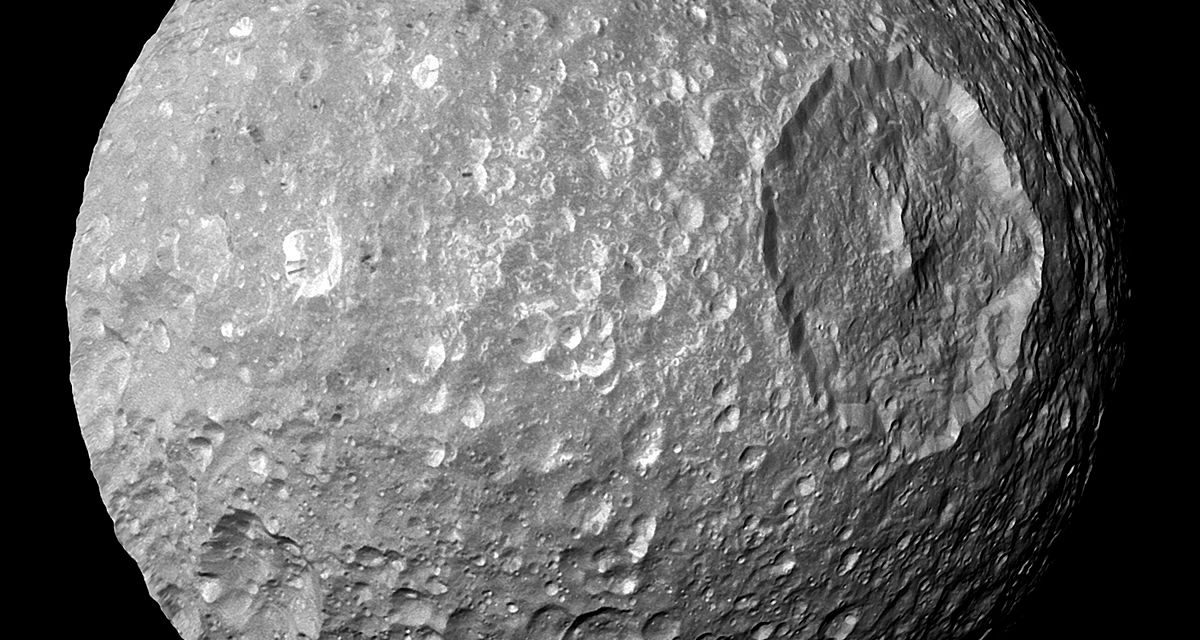 Luna Mimas de Saturno esconde un océano bajo su superficie