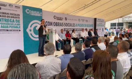 Reconstruye red de agua potable en Nava Coahuila