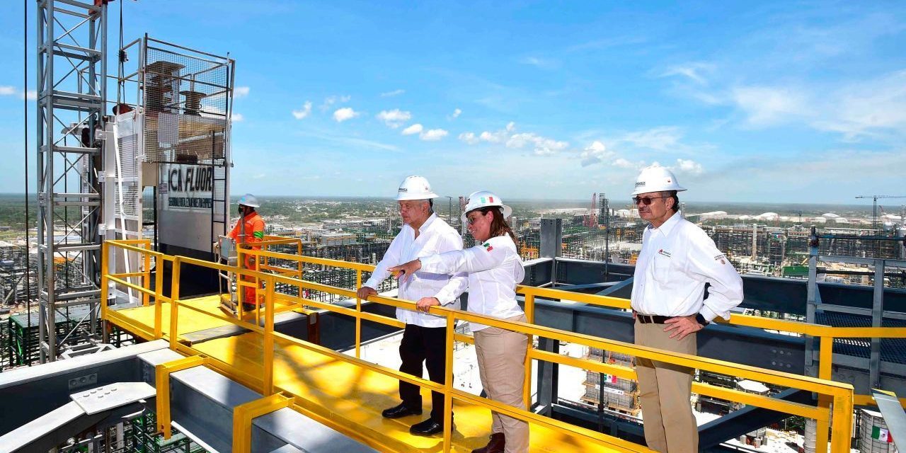 Obras emblemáticas de AMLO suman 900 millones de pesos  en irregularidades