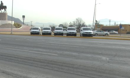 Ocupa agencia Peugeot espacio público en Saltillo
