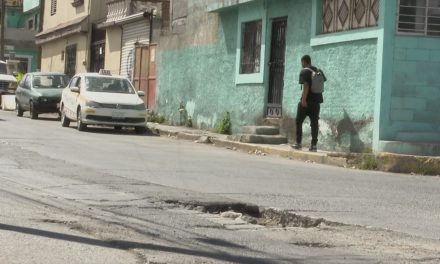 Vecinos de la colonia Ampliación Isabel Amalia  piden recarpeteo