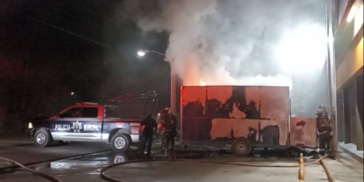 Prenden contenedor de basura en Saltillo