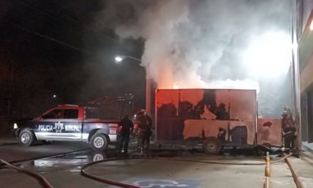 Prenden contenedor de basura en Saltillo