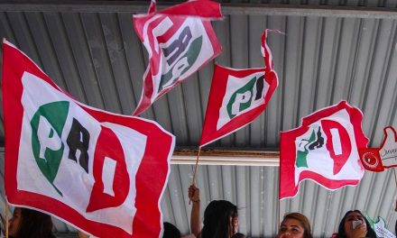 PRI recibe registros de aspirantes a alcaldías en Coahuila