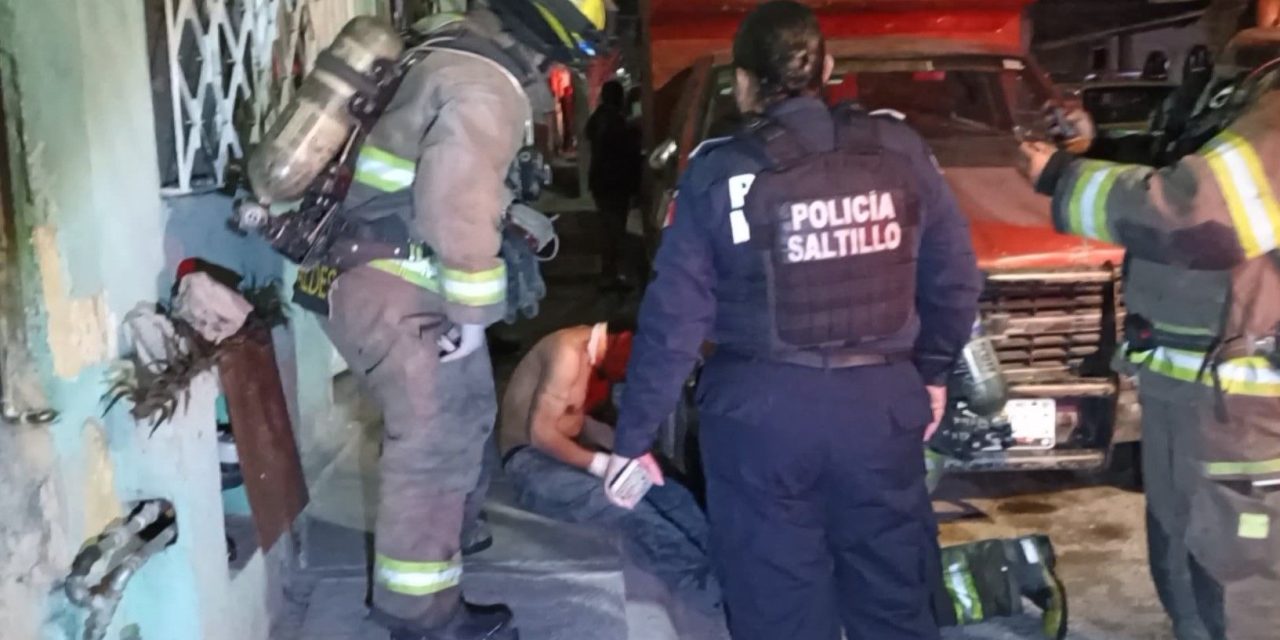 Hombre quiso morir asfixiado en incendio en Saltillo