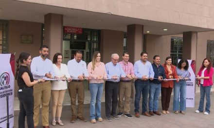 Regidores de Saltillo ofrecen múltiples servicios en casa de gestión
