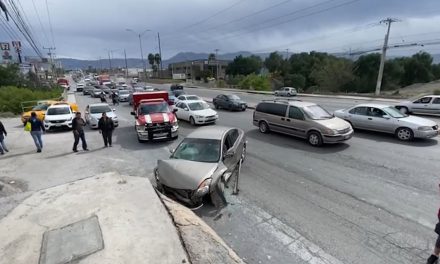 Tres menores resultan lesionados en accidente sobre periférico LEA