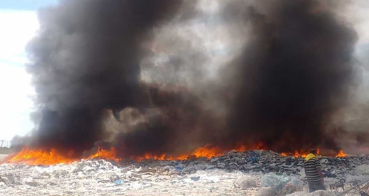 Incendio en relleno sanitario de Frontera preocupa a vecinos