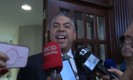 Alfredo Paredes se deslinda de restaurante siniestrado