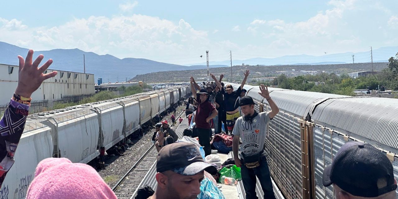 Apoya Protección Civil a migrantes