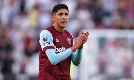 Edson Álvarez anota golazo decisivo en remontada del West Ham