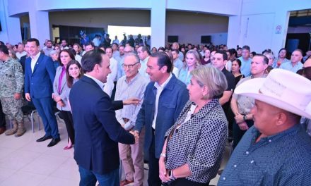 Aporta Acuña ideas en Foro Regional de Consulta