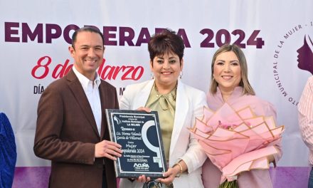 Entregan presea Mujer Empoderada 2024 en Acuña