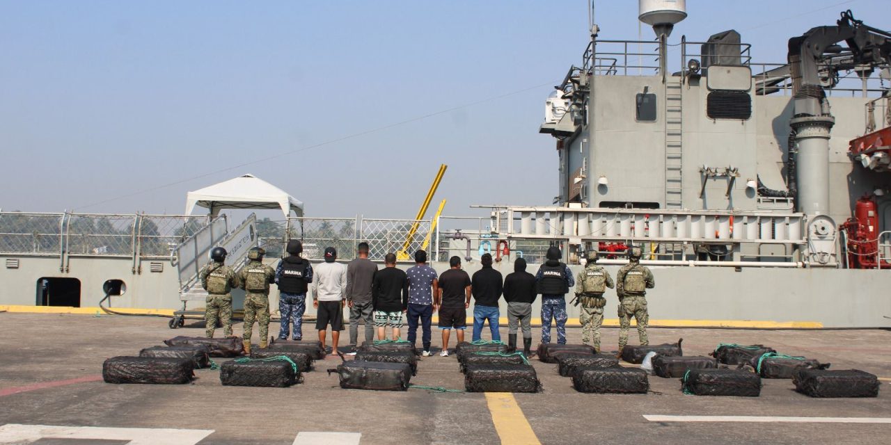 Incautan 1.5 toneladas de cocaína en operativo naval en Michoacán