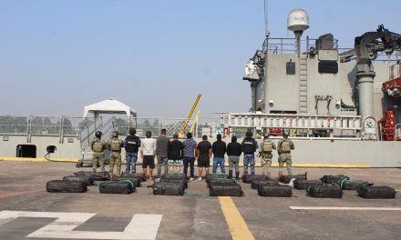 Incautan 1.5 toneladas de cocaína en operativo naval en Michoacán