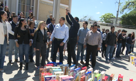 Lobos de la UAdeC al rescate; entregan donación de cereal