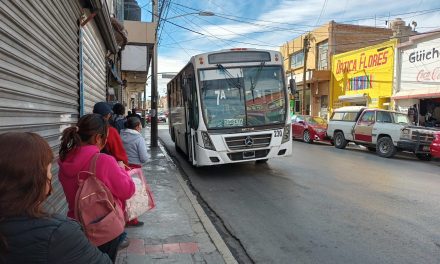 Circulan pocas unidades del transporte urbano en Saltillo por Semana Santa