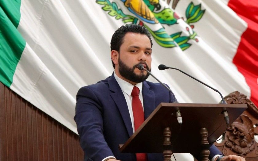 Propone el diputado Alberto Hurtado becas de 2 mil pesos mensuales para estudiantes universitarios en Coahuila