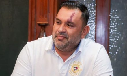 Mientras cenaba con su familia, asesinan al alcalde de Churumuco, Michoacán en Morelia