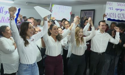 Alejandra Salazar se registra como candidata  a alcaldesa de Saltillo por el partido Morena