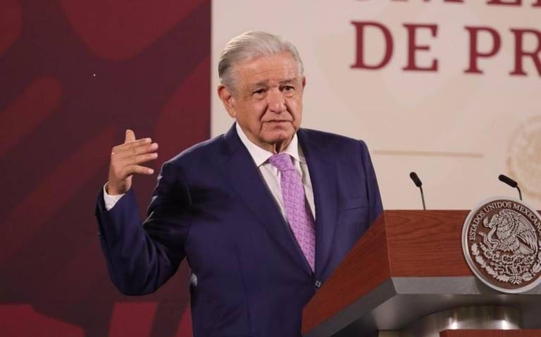 Rechaza López Obrador a Monreal ser el interlocutor con los padres de los 43 normalistas de Ayotzinapa