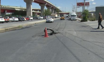 Automovilistas en peligro por una trampa en Paseo de la Reforma