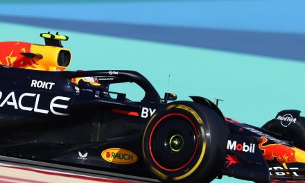 ¡Vamos, Checo!  El mexicano largará quinto en el GP de Bahrein durante el inicio de la F1