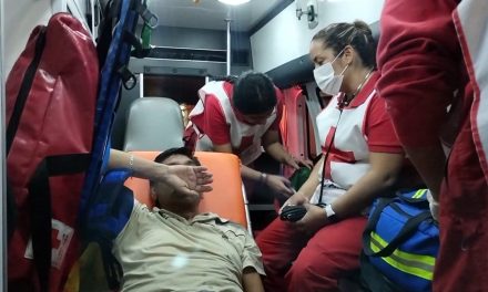 Ciclista ocasiona accidente en Parras