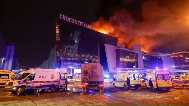 Aumentan víctimas de ataque terrorista en Moscú a 140