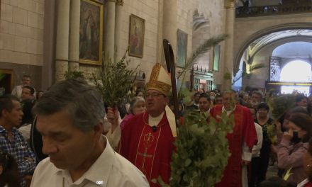 Da inicio la Semana Santa en Saltillo con la bendición de Ramos