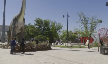 Decenas de familias visitan estos días Dinolandia en Ramos Arizpe