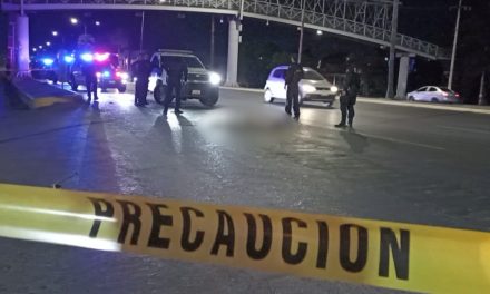 Saltillo: Hombre muere atropellado tras jugar a esquivar autos en el Nazario