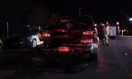 Hombre en estado de ebriedad impacta a una patrulla en Parras