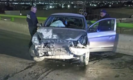 Personas huyen luego de un fuerte accidente en el Distribuidor Vial el Sarape