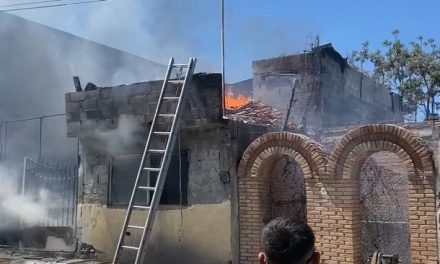 Se registra incendio al interior de un domicilio en Saltillo