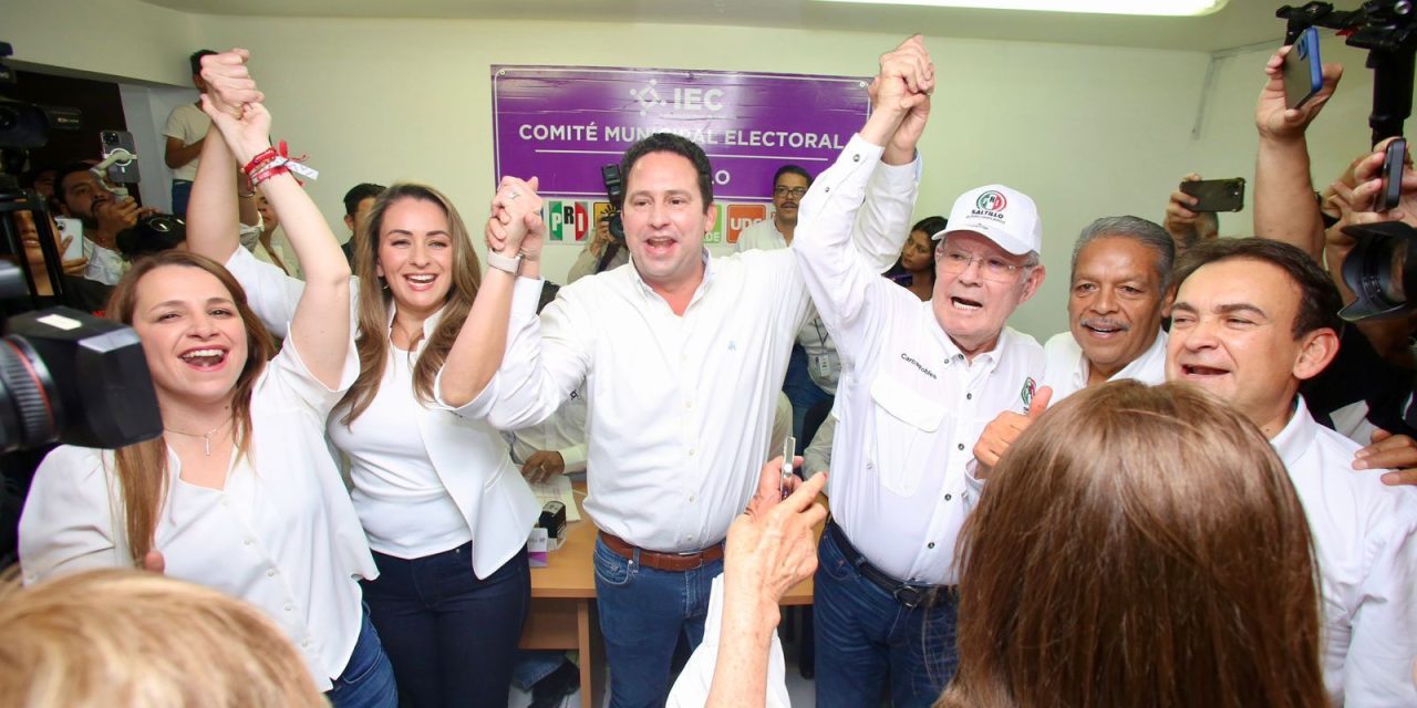Se registra Javier Díaz por la alcaldía de Saltillo