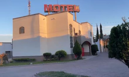 Hombre muere en habitación de motel en Saltillo