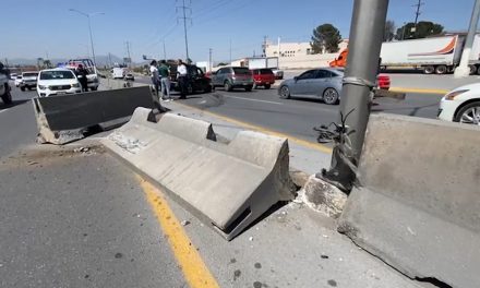 Mujer destruye su camioneta en Saltillo