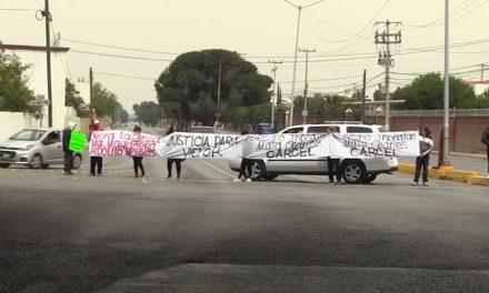 Truncan circulación vial con manifestación al norte de Saltillo