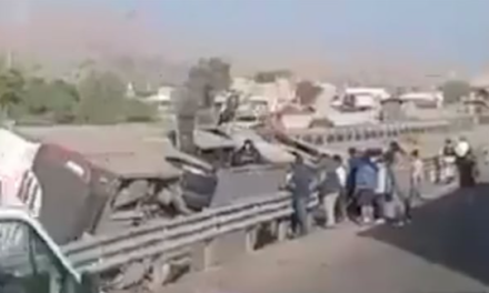 Volcadura de autobús en la Carretera 57 deja 20 personas lesionadas