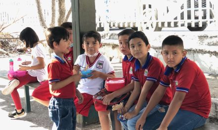 Regresan 78 mil estudiantes a las aulas en la región Centro