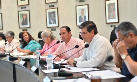 Toman protesta a nueva integrante del cabildo de Acuña