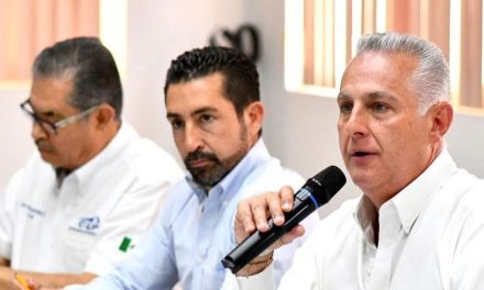 Se reúne Román Cepeda con entes de la iniciativa privada 