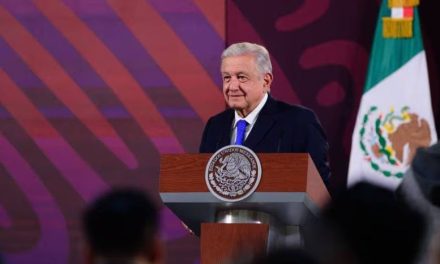 AMLO envía a Ecuador a la Fuerza Aérea para traer a la embajadora Raquel Serur al ser declarada persona non grata