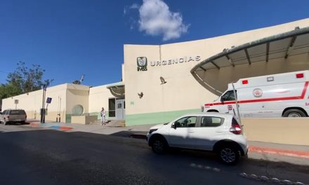 Joven cae de su motocicleta en la carretera a Zacatecas
