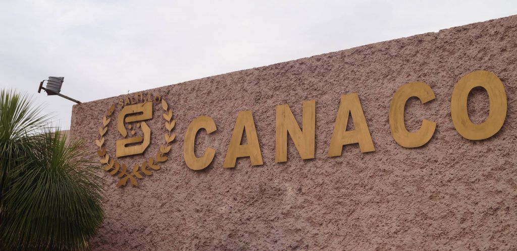 Los candidatos se reunen con integrantes de Canaco